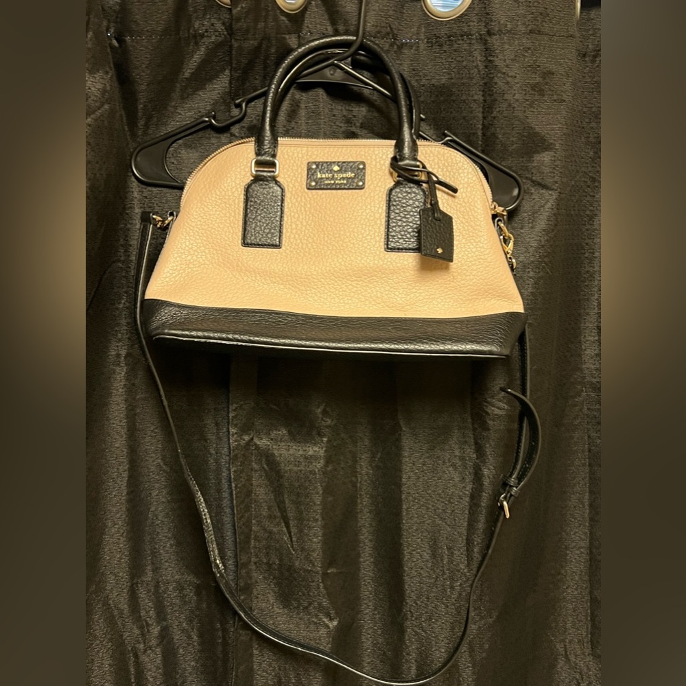 Kate spade bag with crossbody strap